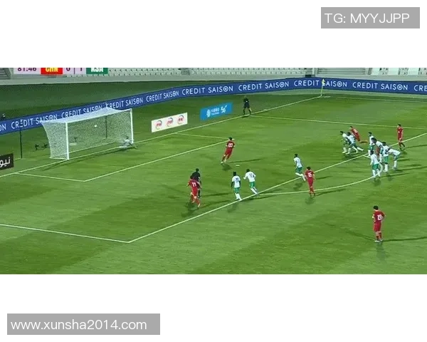 足球巨星成长之路：从默默无闻到世界瞩目球场传奇的奋斗历程